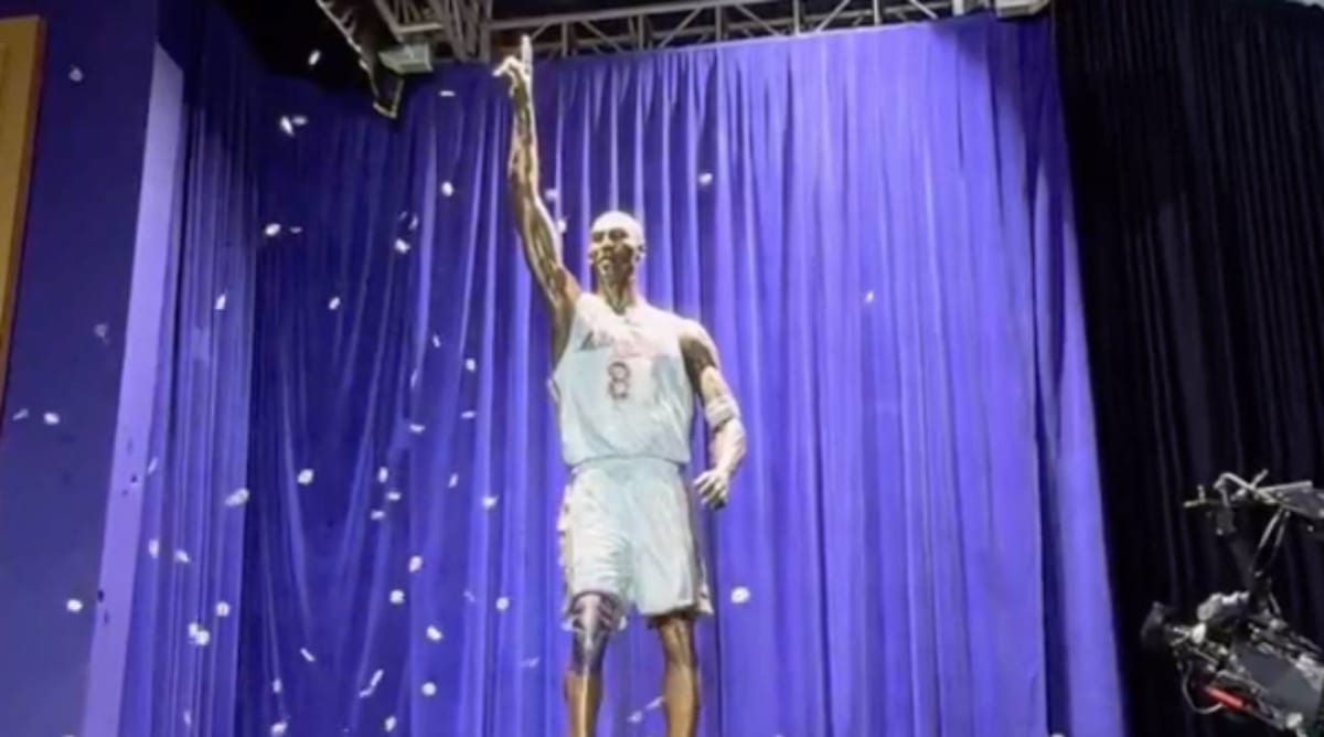 Lakers Unveiled Kobe Bryant Statue That Immortalized One of His Most Iconic Moments