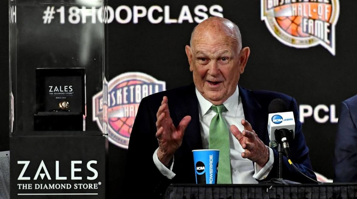 College Basketball World Pays Tribute to Maryland Legend Lefty Driesell
