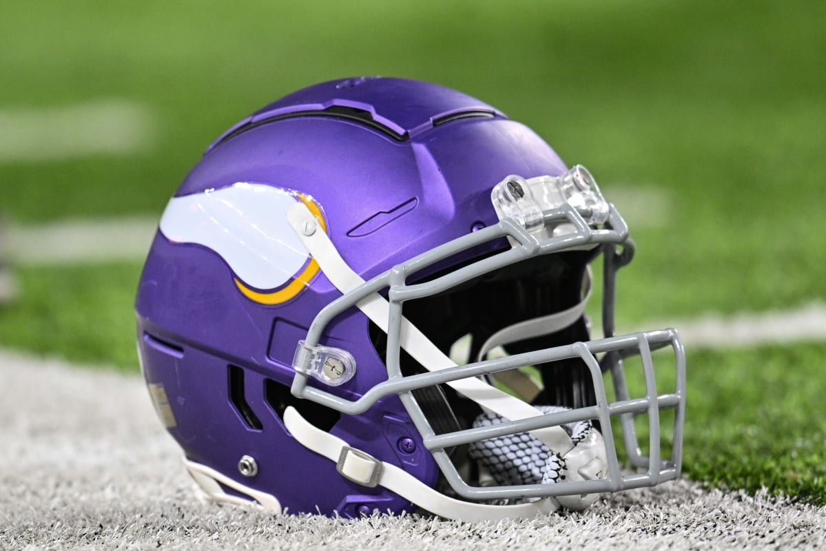 Vikings Add Shaun Sarrett as Assistant Offensive Line Coach and Henry