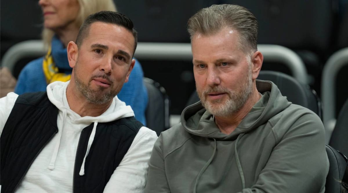 Packers’ Matt LaFleur, Bears’ Matt Eberflus Sat Courtside Together, and NFL Fans Had Jokes