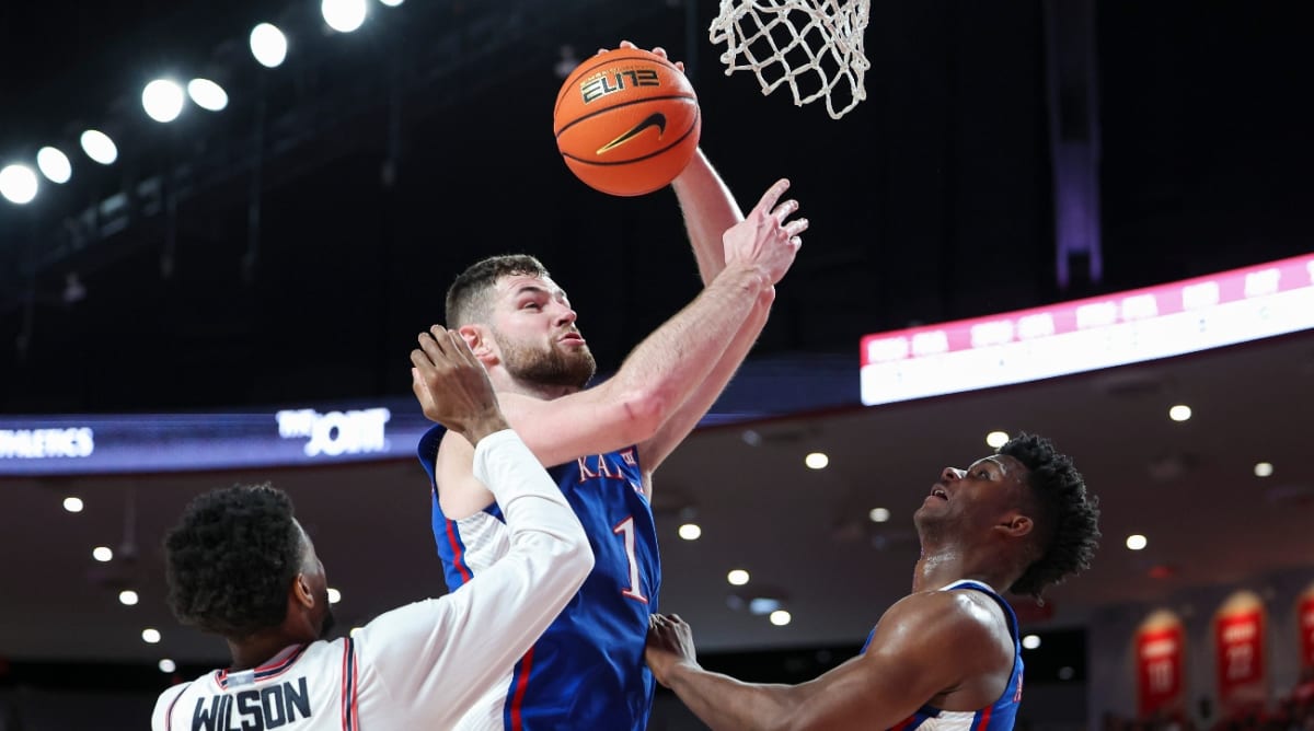 Bill Self Gives Hunter Dickinson Injury Update After Kansas’ Loss to ...