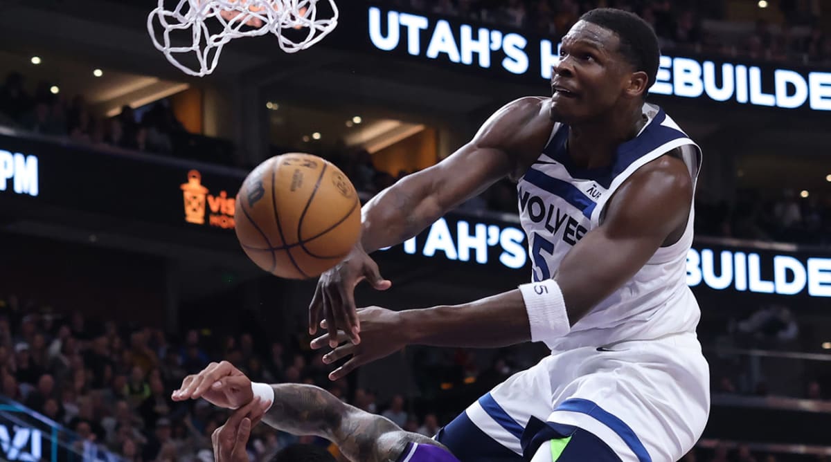 Anthony Edwards throws down huge dunk over John Collins in Timberwolves'  win against Jazz – KGET 17