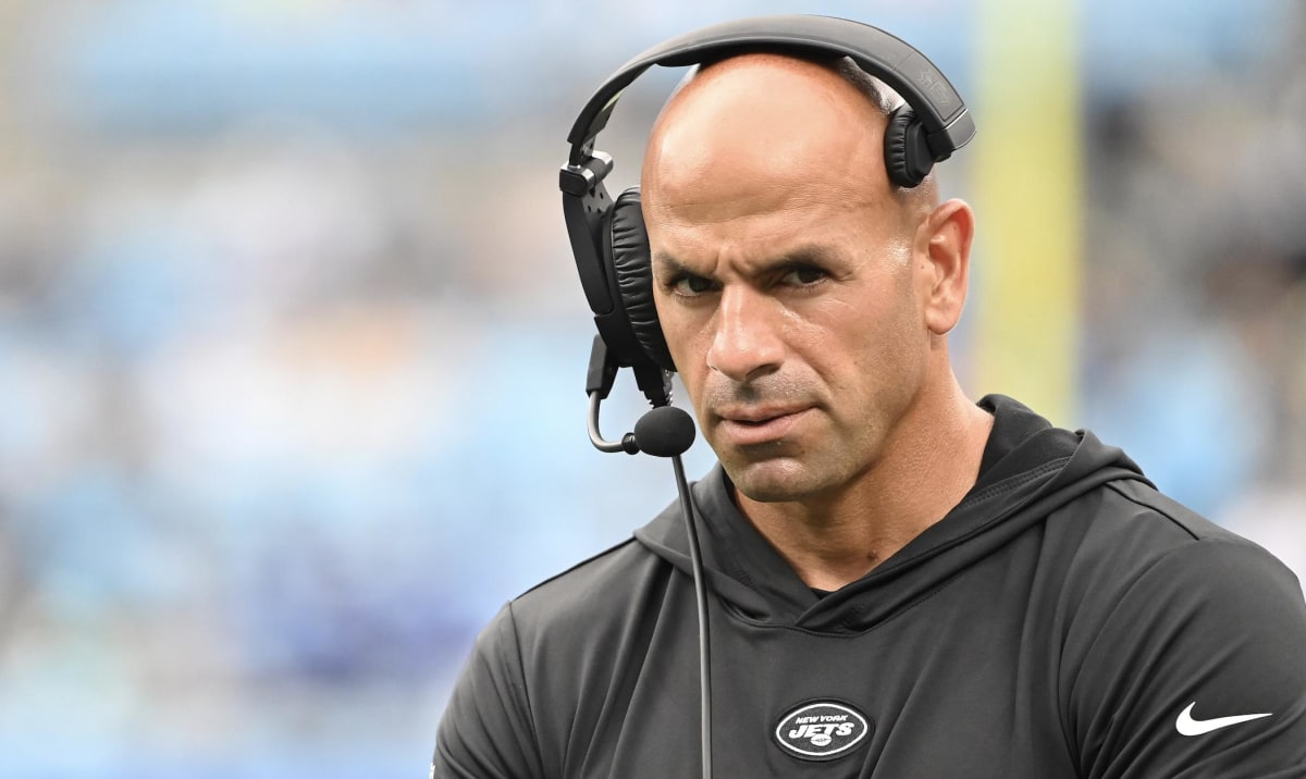 Jets' Robert Saleh not panicking on Aaron Rodgers trade talks