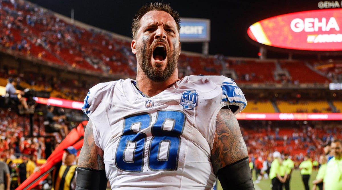 Lions Veteran Seen Crying on Field After Winning NFC North Is What It’s All About