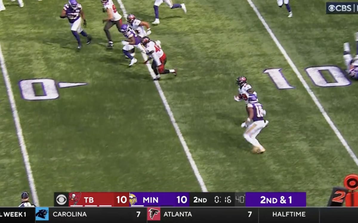 Vikings WR Justin Jefferson delivers big hit after Kirk Cousins interception