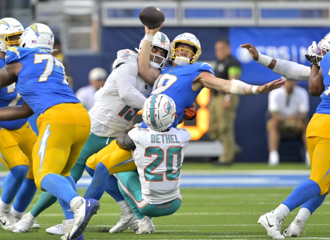 A week 1 thriller in Los Angeles with the Dolphins coming out on top over  the Chargers 36-34. #MIAvsLAC 