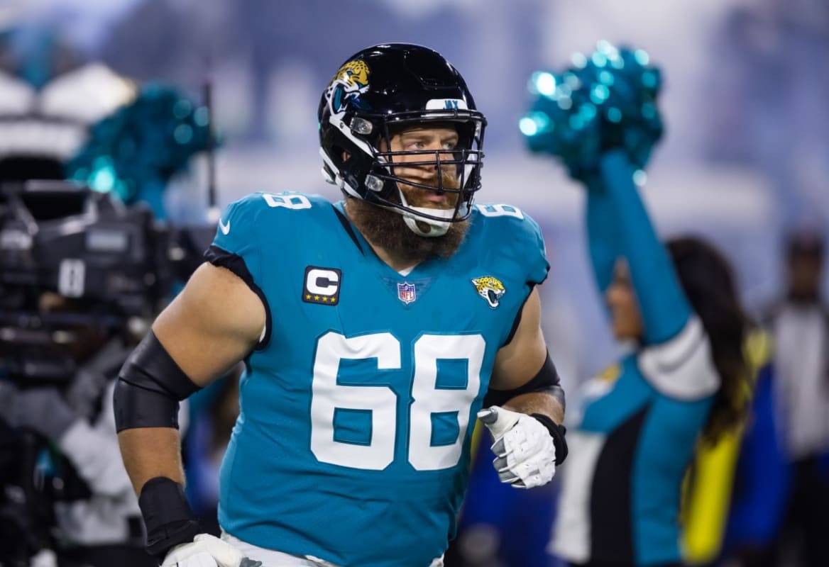 Jaguars' Brandon Scherff day-to-day with ankle injury, Tyler