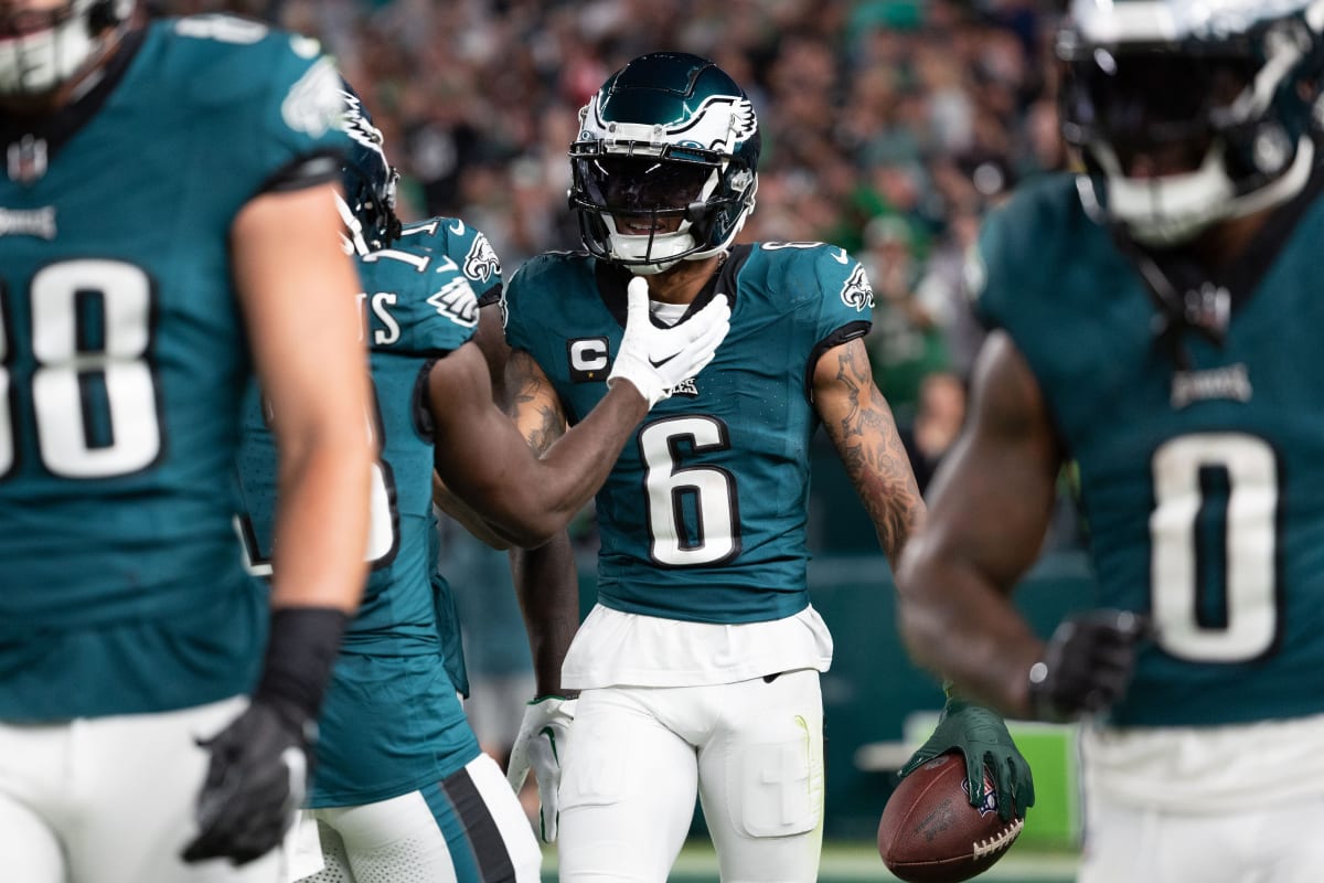 Philadelphia Eagles A.J. Brown, Miami Dolphins Tyreek Hill: Rare Meeting of  NFL Receiving Yard Leaders - Sports Illustrated Philadelphia Eagles News,  Analysis and More