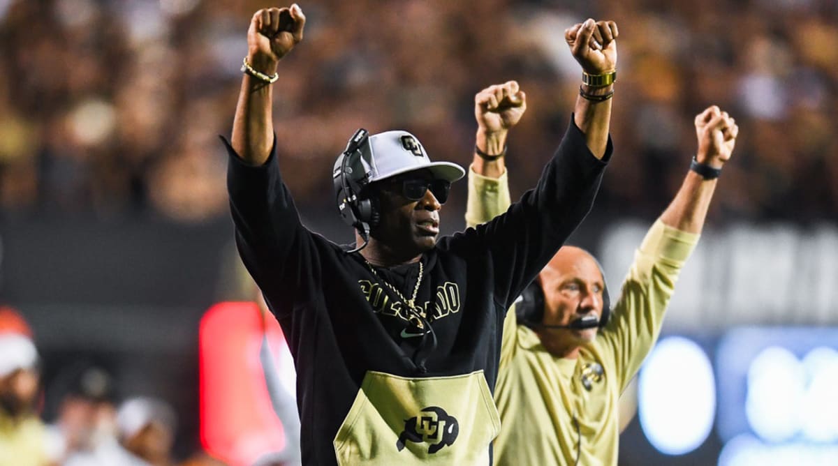 Jaguars fans are furious the team is selling other teams' gear at its  stadium