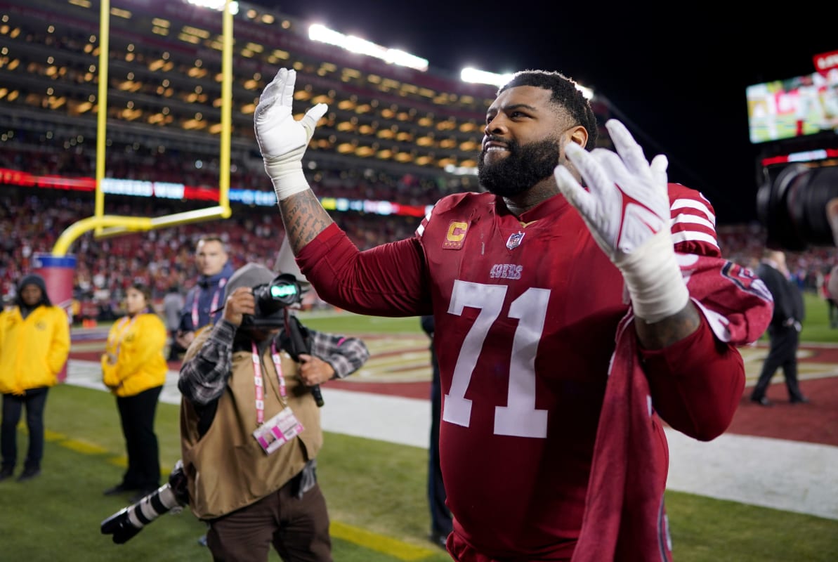 SEE IT: 49ers' Trent Williams avoids ejection for punching Giants' A'Shawn  Robinson