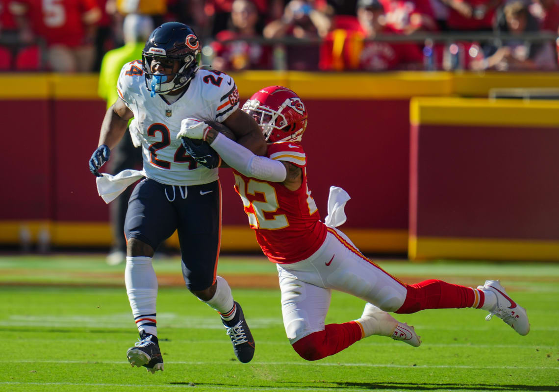 Chiefs dominate hapless Bears, Sports