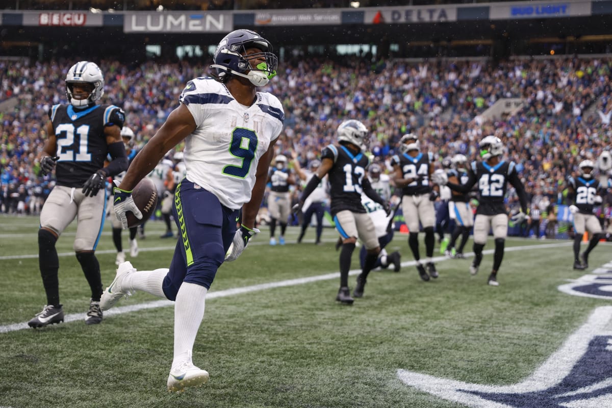 Seahawks improve record to 2-1 with win over Carolina Panthers