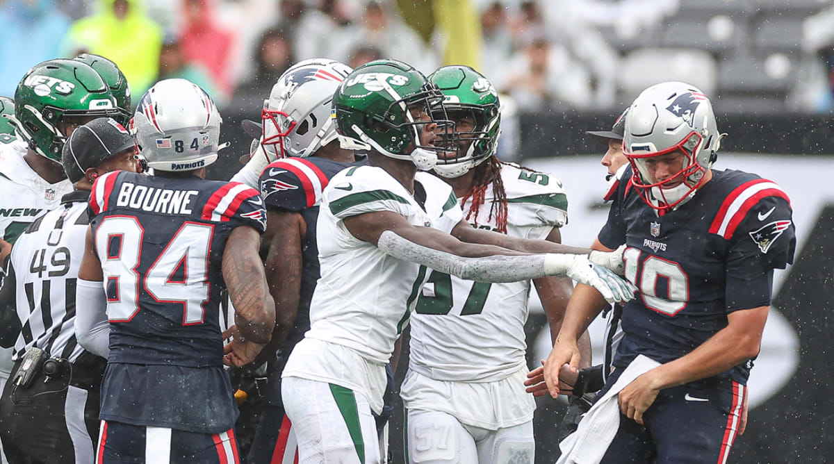 Patriots QB Mac Jones Reacts to Jets' Extra Physicality