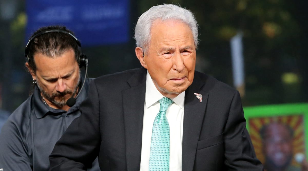 ESPN's Lee Corso Disappeared From 'College GameDay' Set, and Fans Were  Distressed