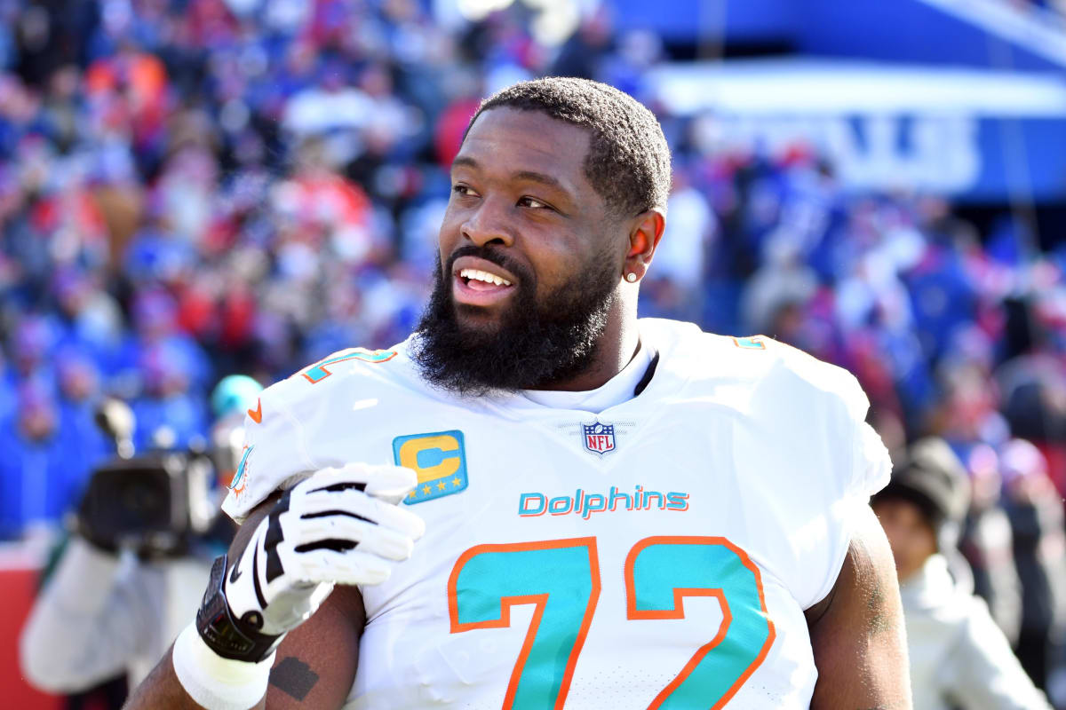 Dolphins Left Tackle Terron Armstead Out with Knee Injury, Expected to  Return in 2023 Season - BVM Sports