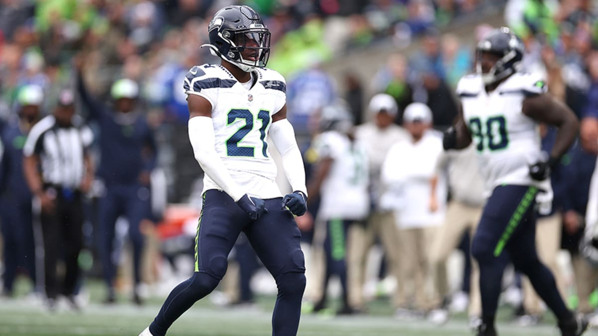 Devon Witherspoon returns interception 97 yards for TD as Seahawks blast  Giants, Daniel Jones