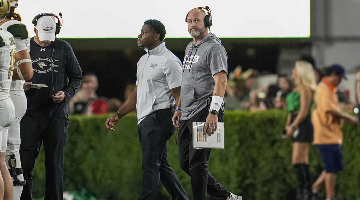 UAB's Trent Dilfer 'Regretful' About Sideline Blowup During Saturday Loss