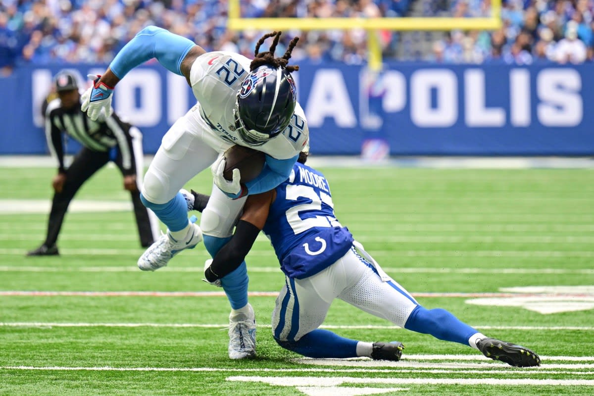 Former Indiana Hoosiers Wide Receiver Nick Westbrook-Ikhine Scores His  First NFL Touchdown for the Tennessee Titans - Sports Illustrated Indiana  Hoosiers News, Analysis and More