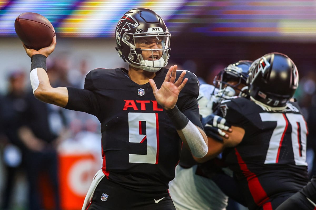 Franklin Atlanta Falcons Uniform and Helmet Set