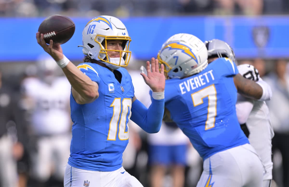 NFL world blown away by new Chargers uniforms