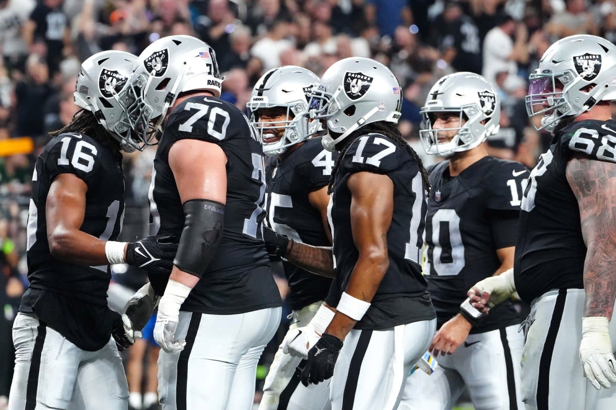 Raiders Offense Projected for Big Things in 2022 – Raiders Beat