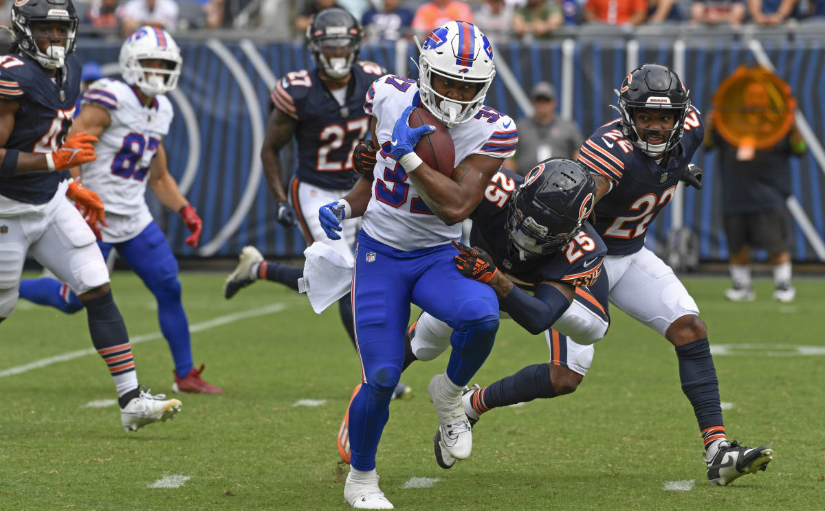 Bills' Darrynton Evans bowls over Bears defense for touchdown (video)