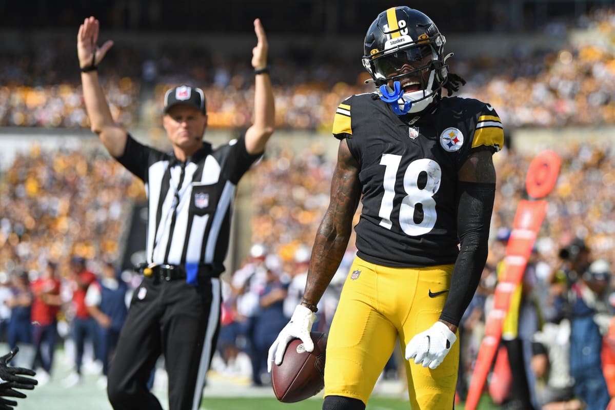 Pittsburgh Steelers wide receiver Diontae Johnson (18) in action