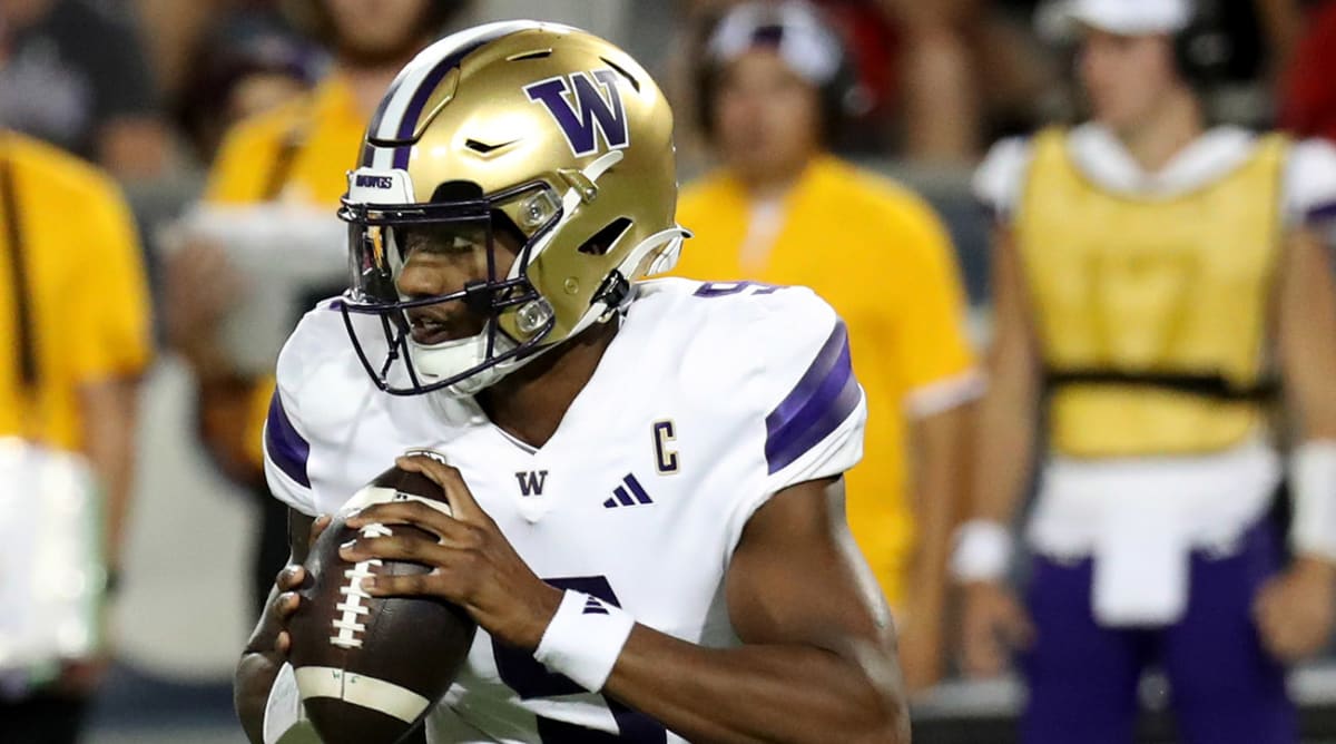 College Football Odds: Washington over/under win total prediction