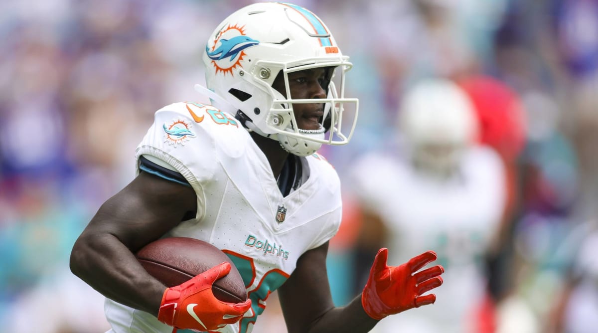 Dolphins Re-Signing RB Salvon Ahmed 