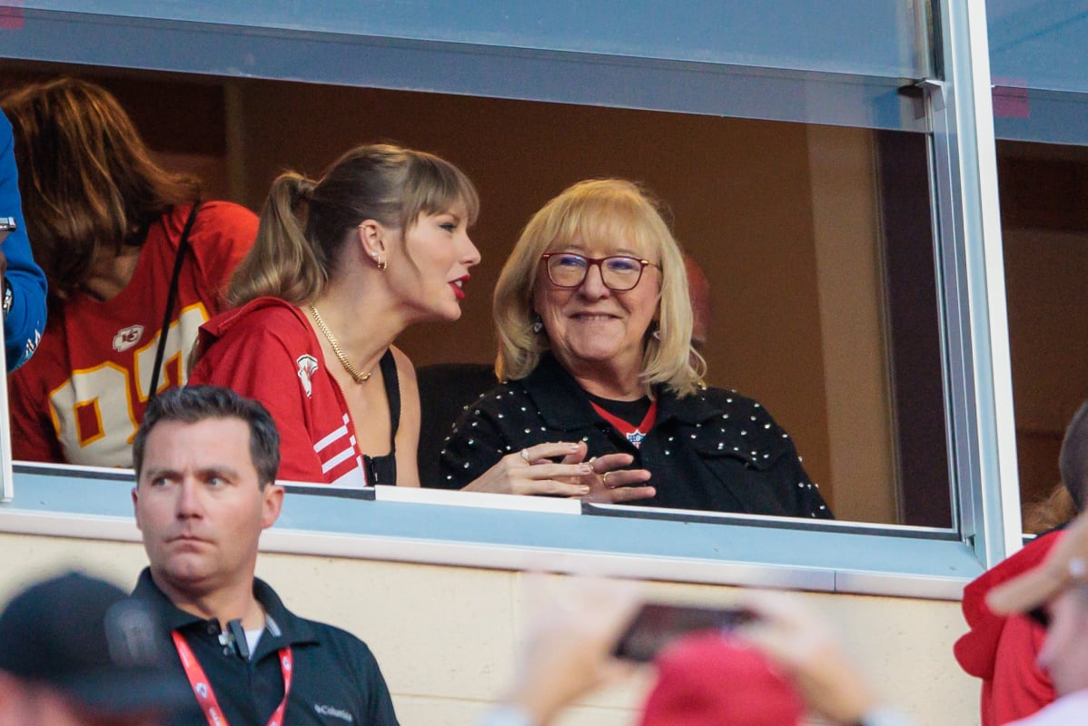 Al Michaels Says Taylor Swift Coverage Will Be 'in Moderation