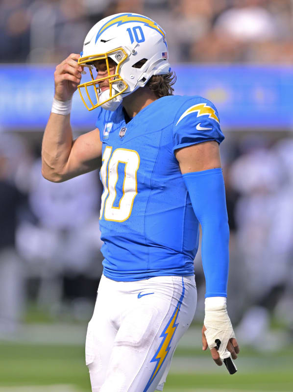 Herbert, Chargers trying to weather early season injuries