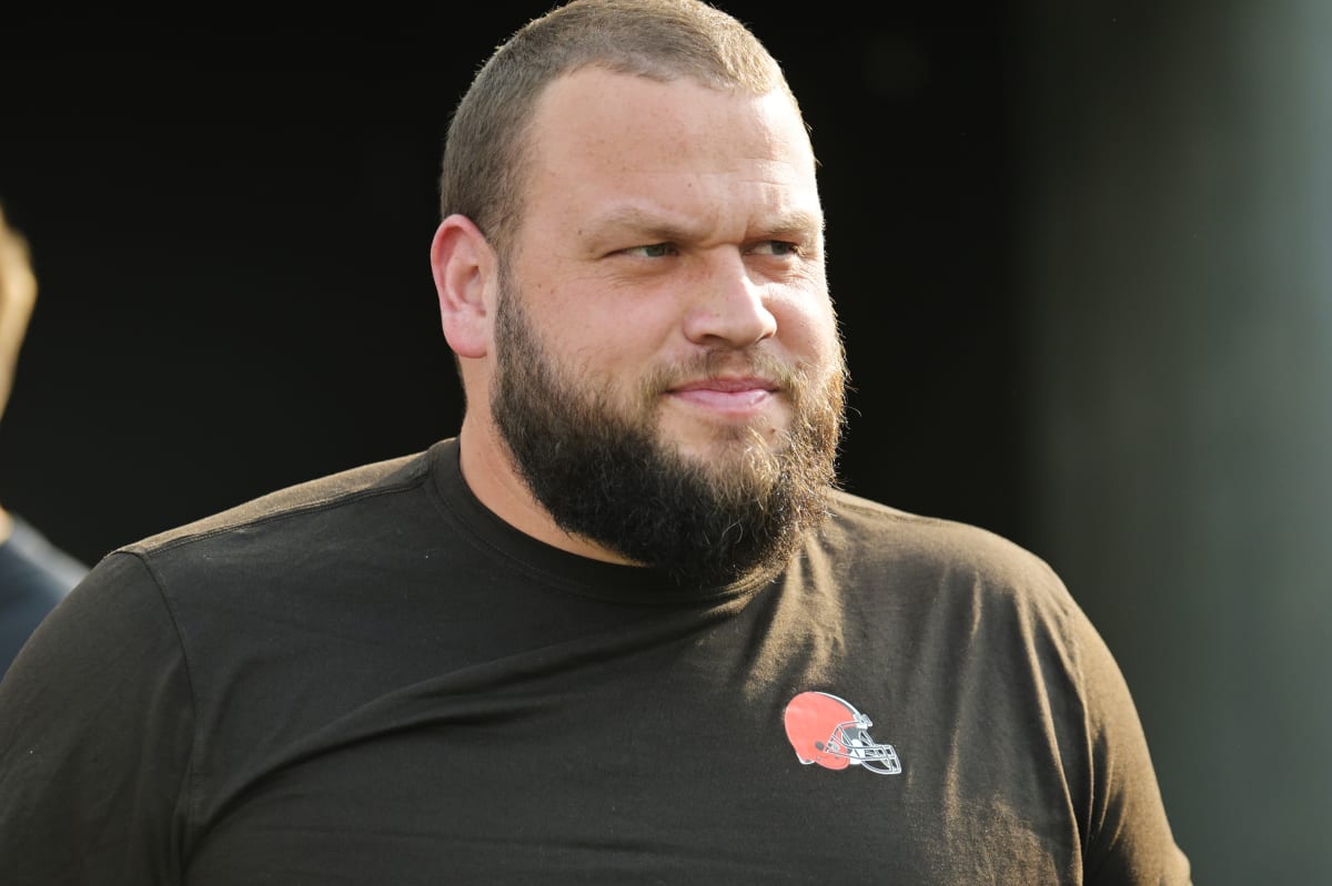 Browns Guard Joel Bitonio Nominated For Prestigious NFL Award - BVM Sports