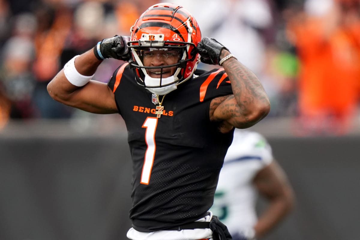 Bengals WR Ja'Marr Chase day to day with shoulder injury. DT Reader and CB  Ivey lost for the season, National Sports