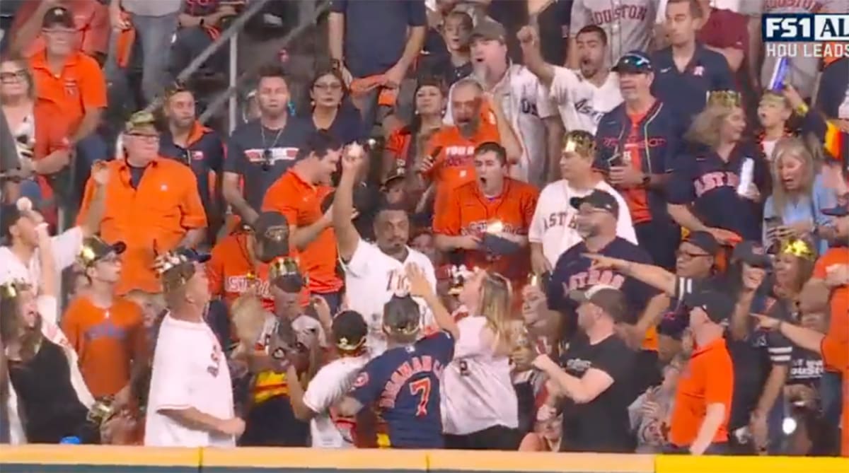 Fan at Rangers-Astros Game 6 Made the Smoothest Barehanded Grab on