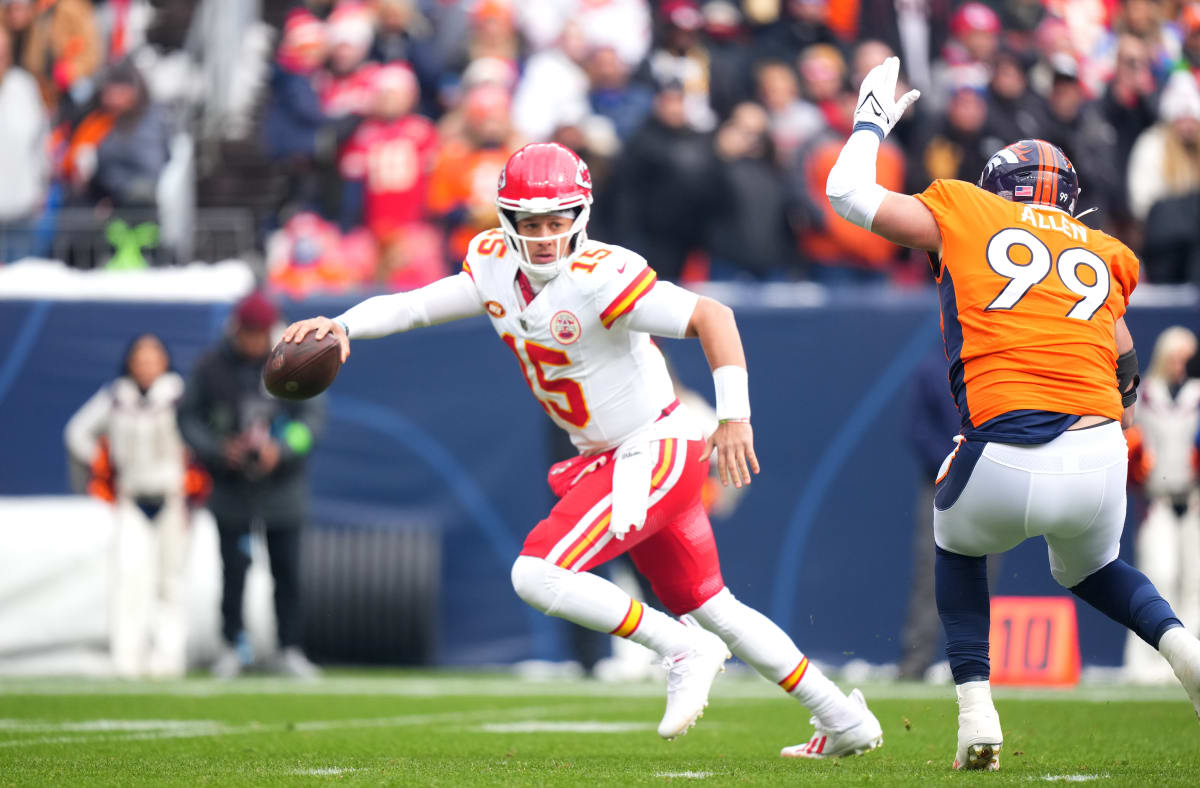 Kansas City Chiefs' Offense Struggles, Commits Five Turnovers In Loss ...