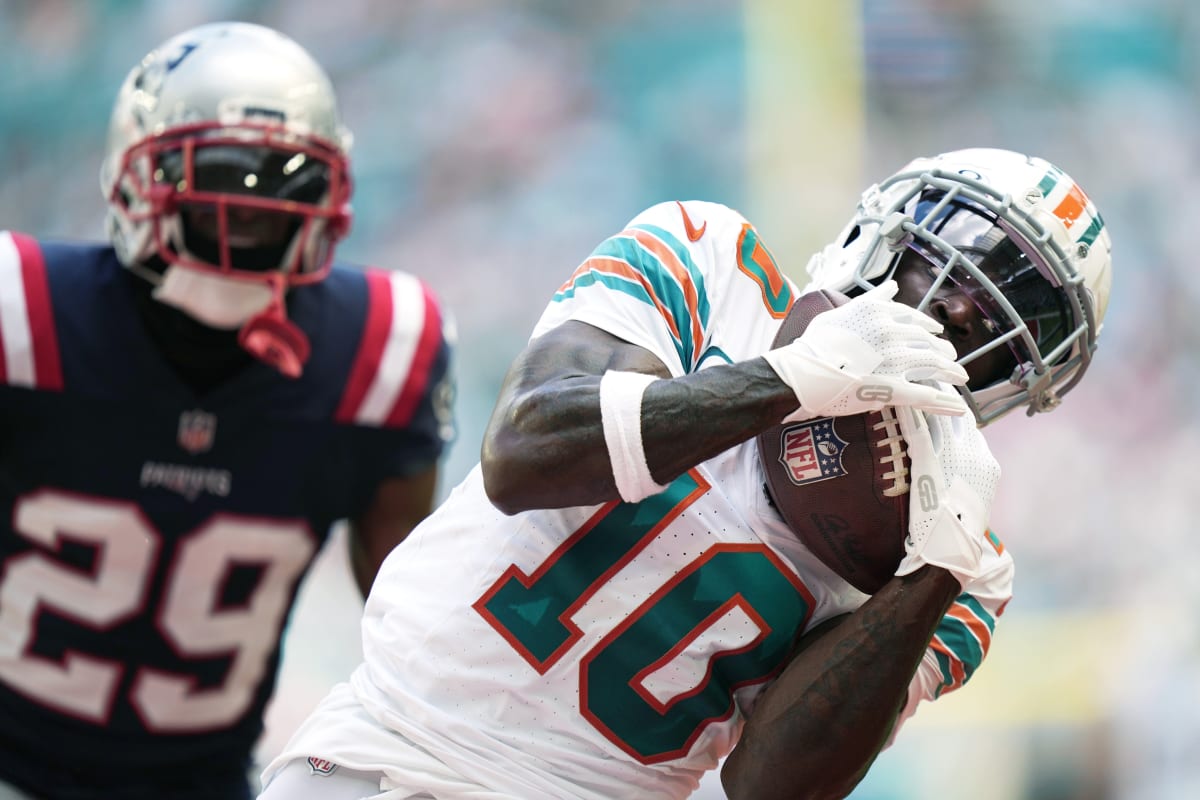 Miami Dolphins Defeat New England Patriots 31-17, Maintain AFC East ...