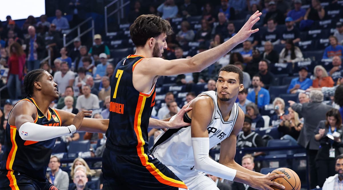 Photo of Chet Holmgren and Victor Wembanyama's Jump Ball Had NBA World Amazed