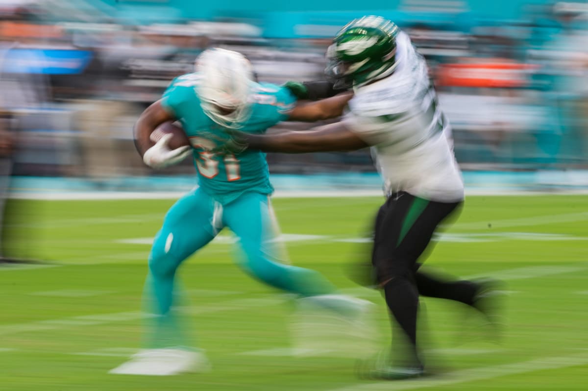 Miami Dolphins' Dominant Ground Attack vs. New York Jets' Resilient