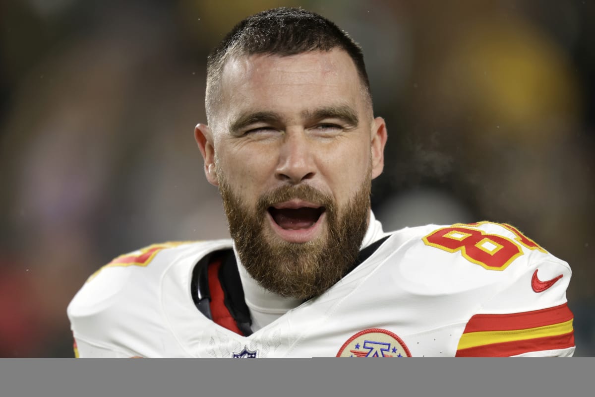 Fans Were Convinced Travis Kelce’s Pregame Outfit Was a Subtle Tribute to One of Taylor Swift’s Albums
