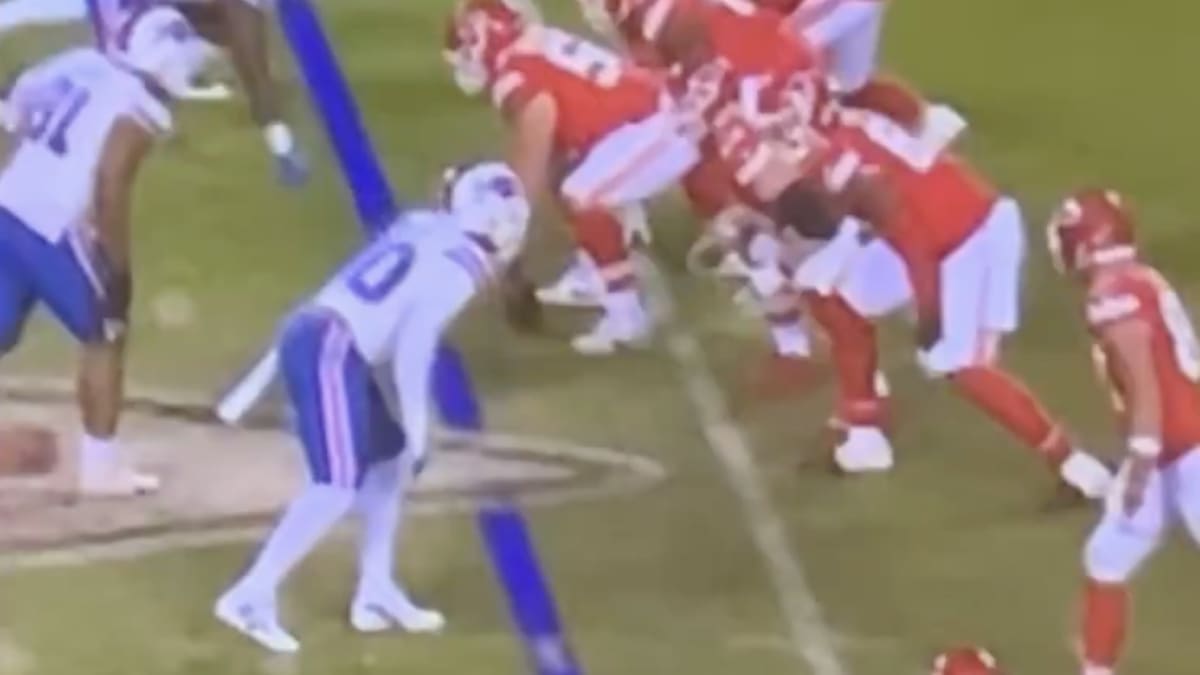 Ex-Chiefs Lineman Expertly Broke Down Why Bills’ Von Miller Wasn’t Offsides on Critical Play