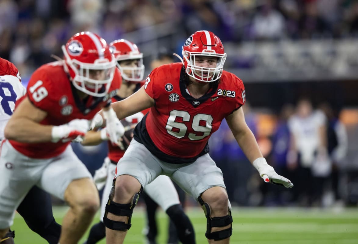 Right Tackle Tate Ratledge to Return for 2024 Season, Focusing