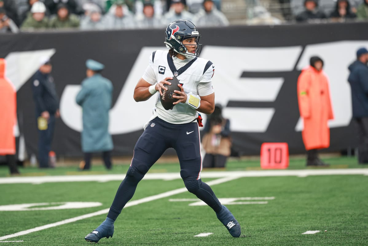 In Sunday's road game at Tennessee, veteran Case Keenum started at  quarterback for the Houston Texans.