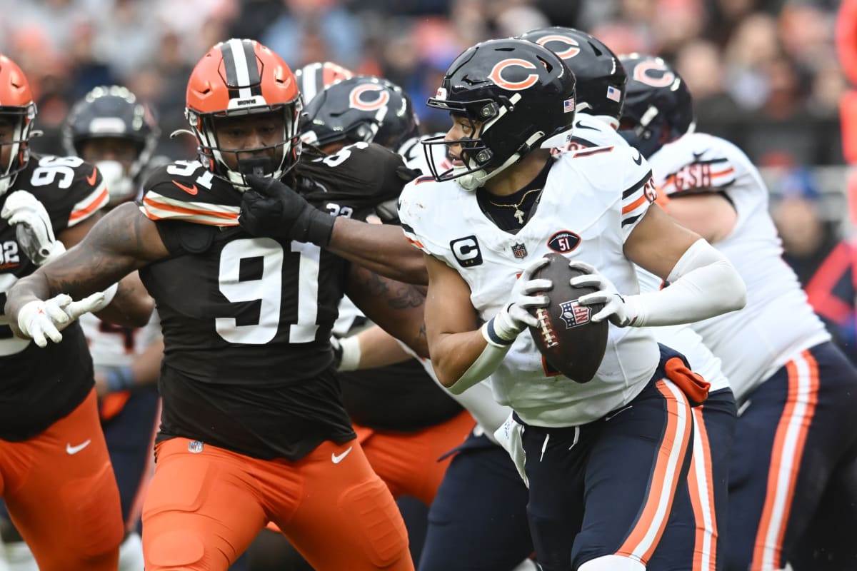 Browns Injury Alert: CB Mike Ford heads to locker room early vs. Bears