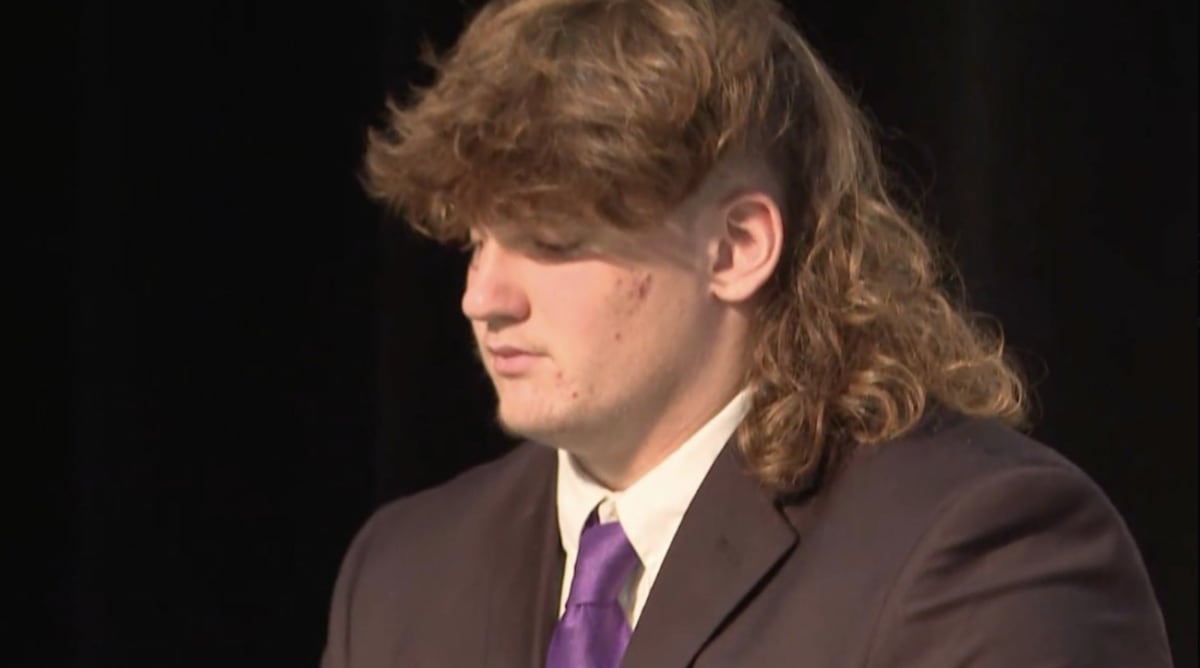 High School Recruit’s Incredible Mullet Captivates Fans During Early Signing Period