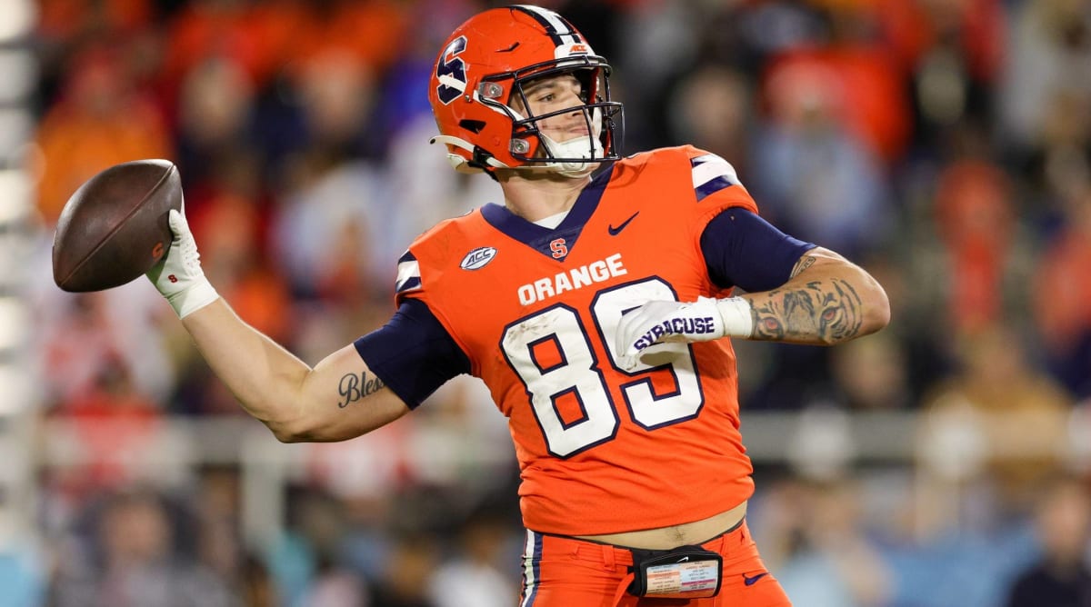 College Football Fans Were So Fired Up To See Syracuse QB Wearing No ...