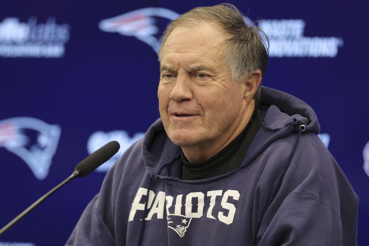 Patriots’ Bill Belichick Had Perfect Reaction to Being Gifted Hoodie by ...