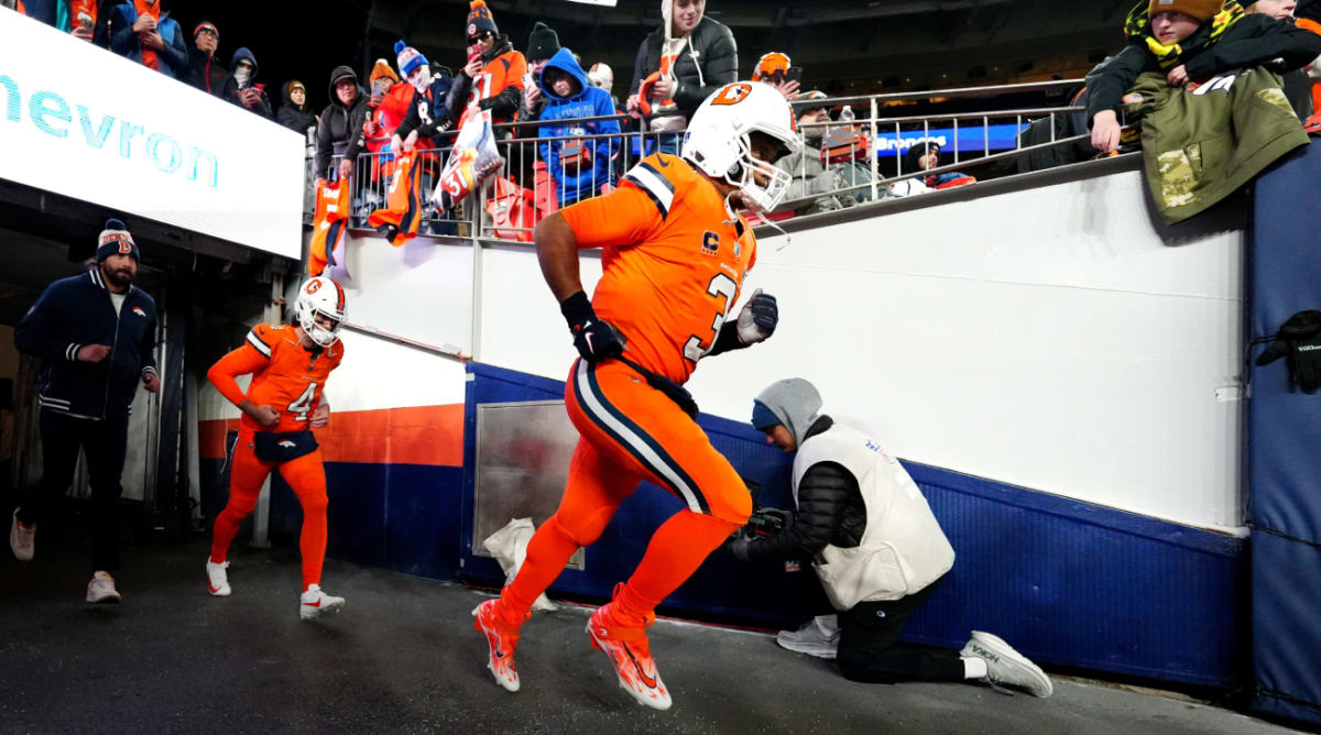 NFL Fans React to Broncos Wearing ‘Snowcapped’ Helmets Against Patriots