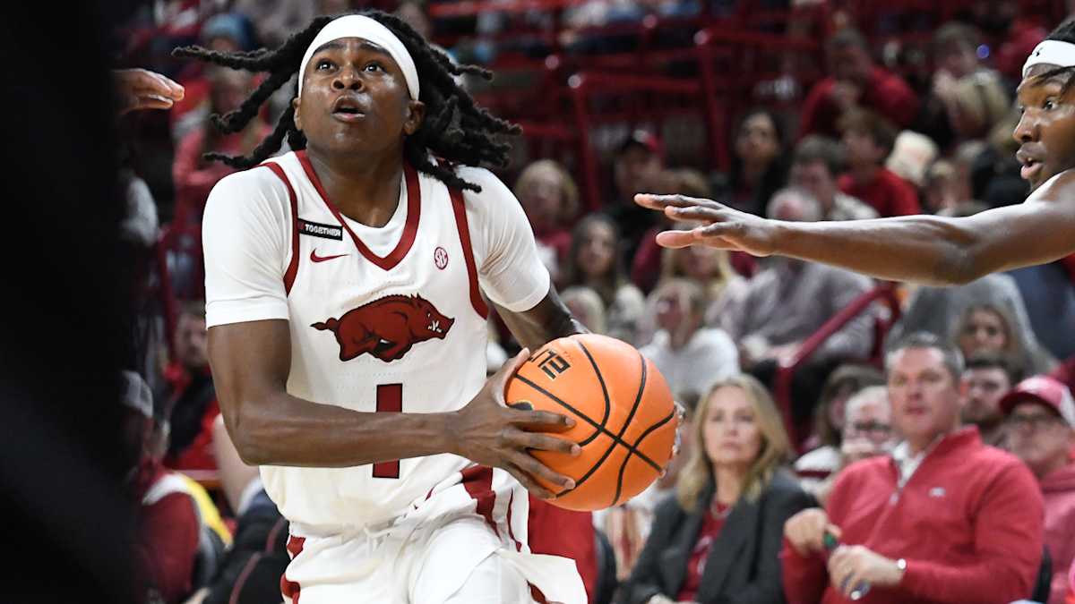 Arkansas Razorbacks Dominate UNC Wilmington 106-90 in a High-Scoring