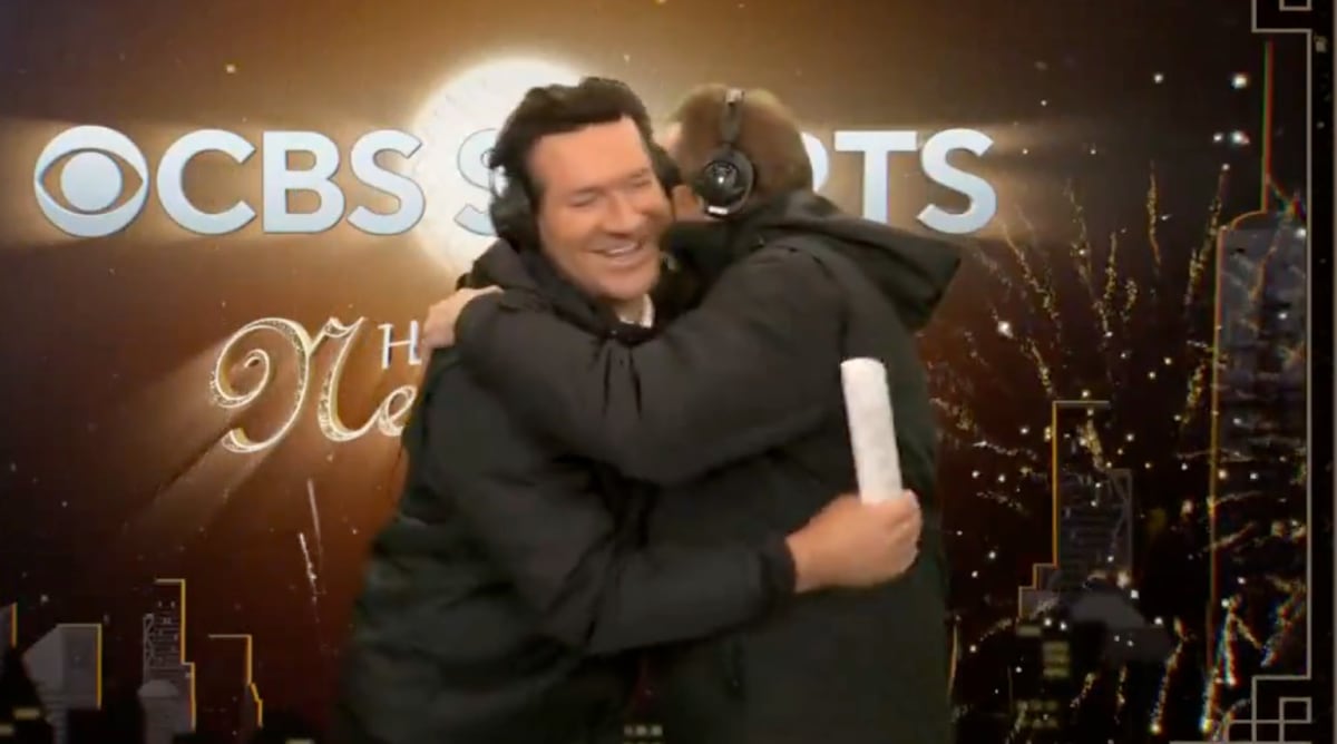 Awkward Hug Between Tony Romo, Jim Nantz Had NFL Fans Cringing