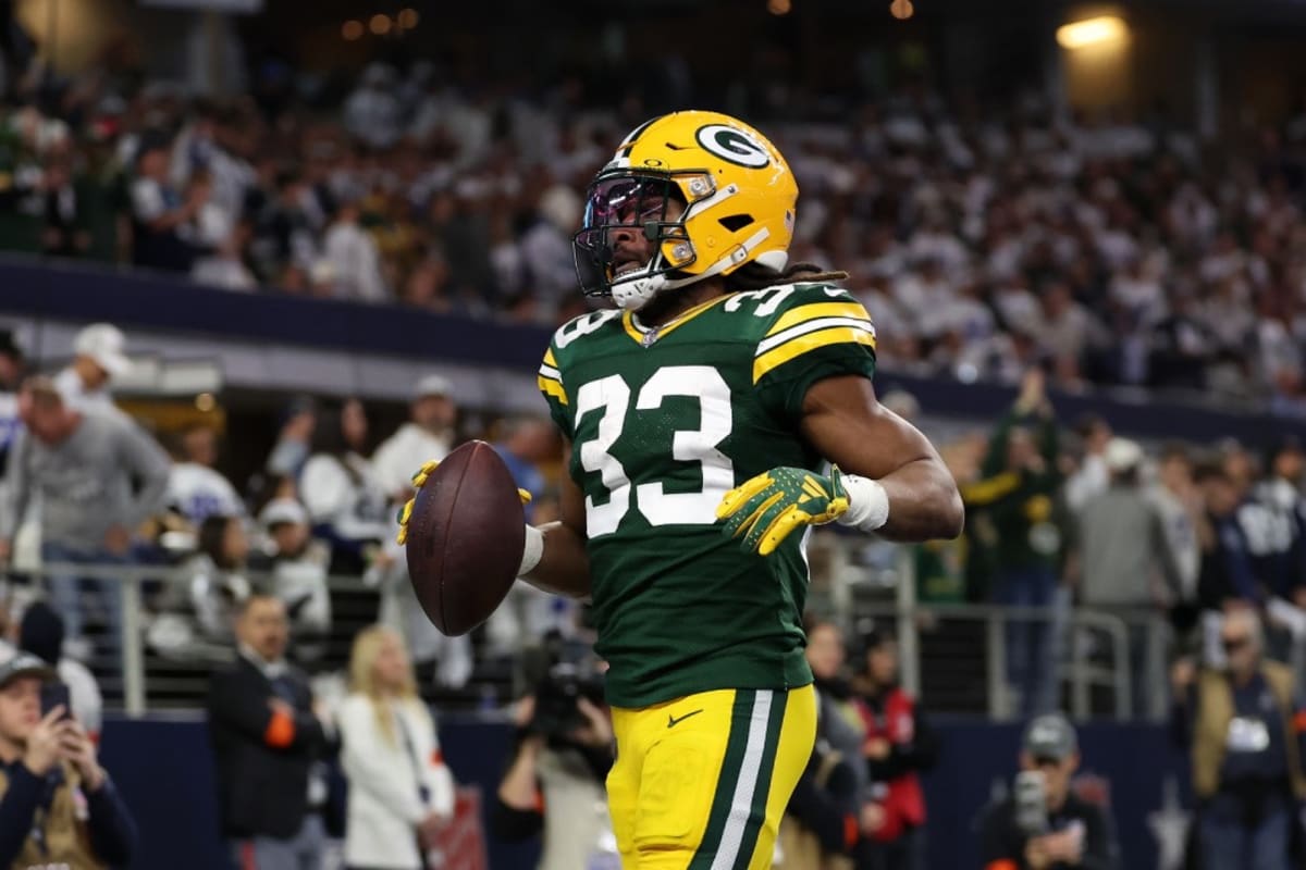 Aaron Jones Ran So Hard Packers Had to Literally Restitch His Jersey During Game vs. Cowboys